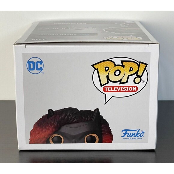 Funko POP! DC Comics Batwoman 1218 Funko Shop Exclusive - Picture 5 of 6